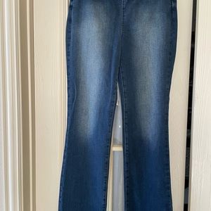 NYDJ Size 2 pull on jeans with lift tuck technology. Only worn once